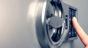 How Climate Control Technology Prevents Tarnishing in Premium Jewellery Safes